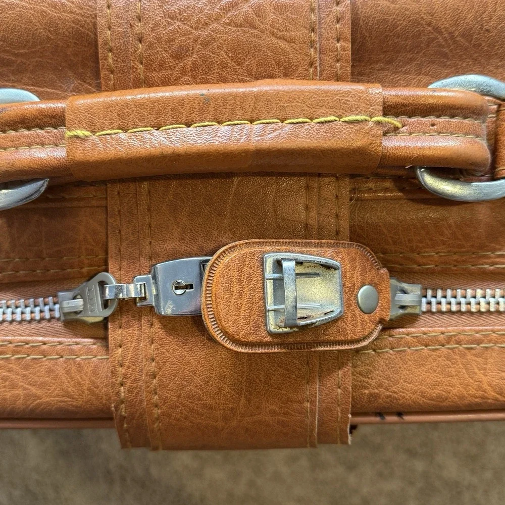 Vintage Monarch‎ Luggage 2 Pc Brown Faux Leather Suitcase Set w/ Wheels & Keys